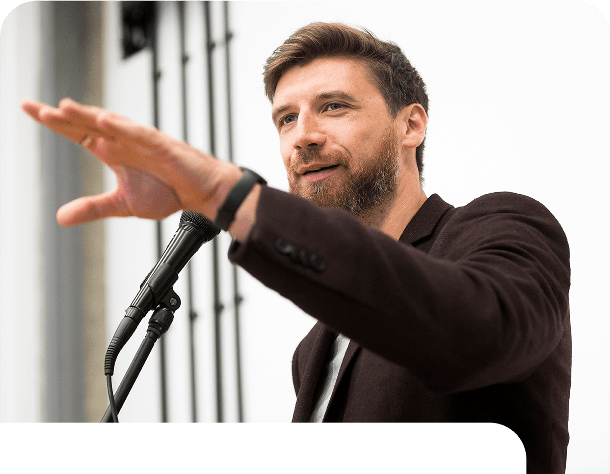 Gavin_Speaking Gavin Speaking